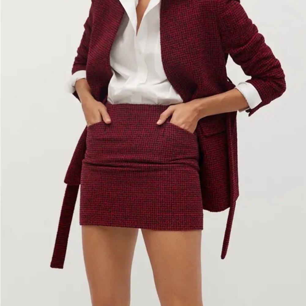 Mango Red & Black Tweed Mini Skirt. NWT. Women’s Large.